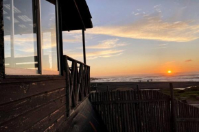 Casa Delmar, Beachfront House- Surf & Sun in Infiernillo- Pichilemu